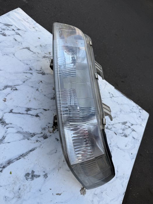 Левая фара на Honda Civic 4