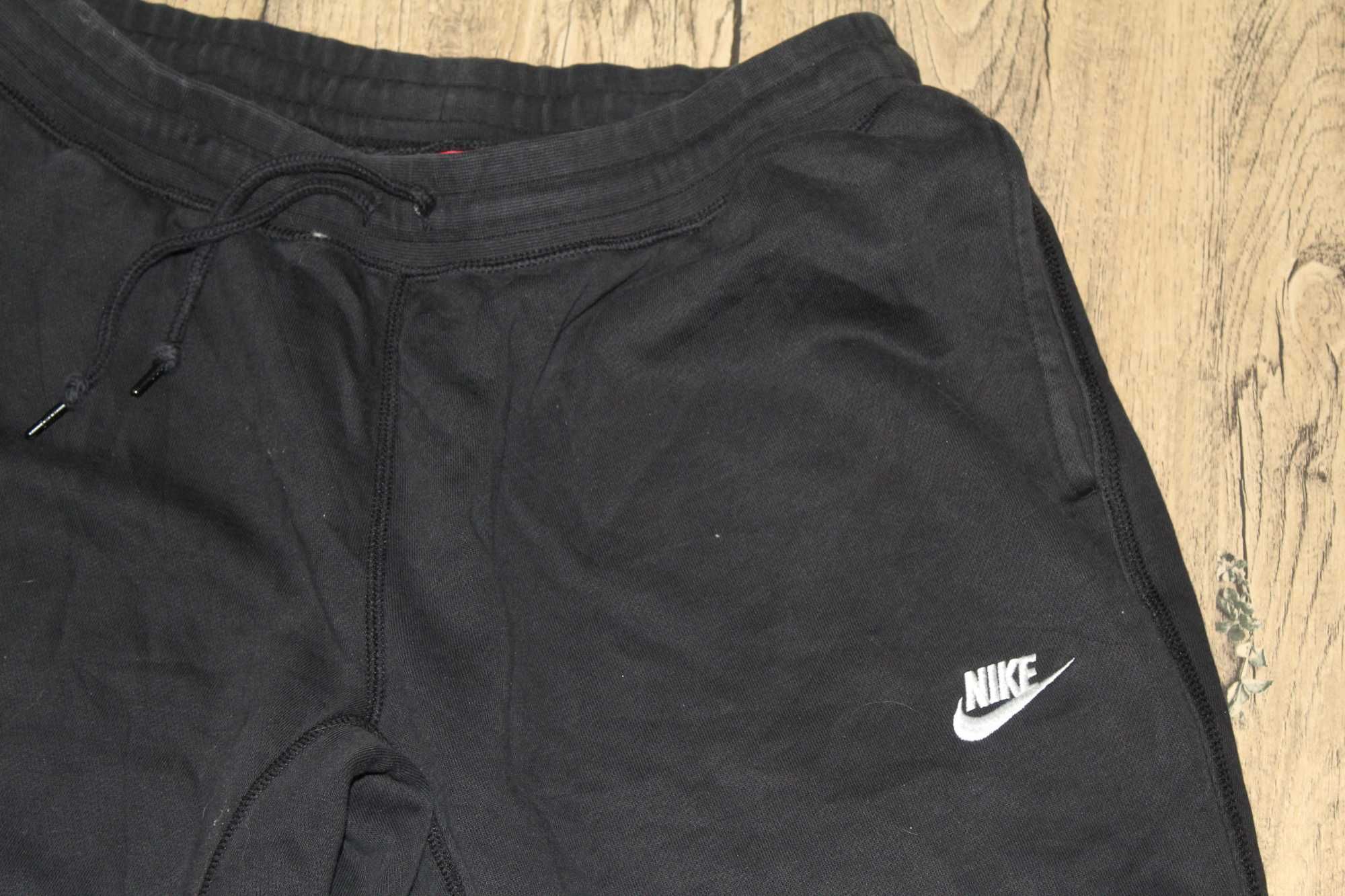 Pantaloni sale nike aw77