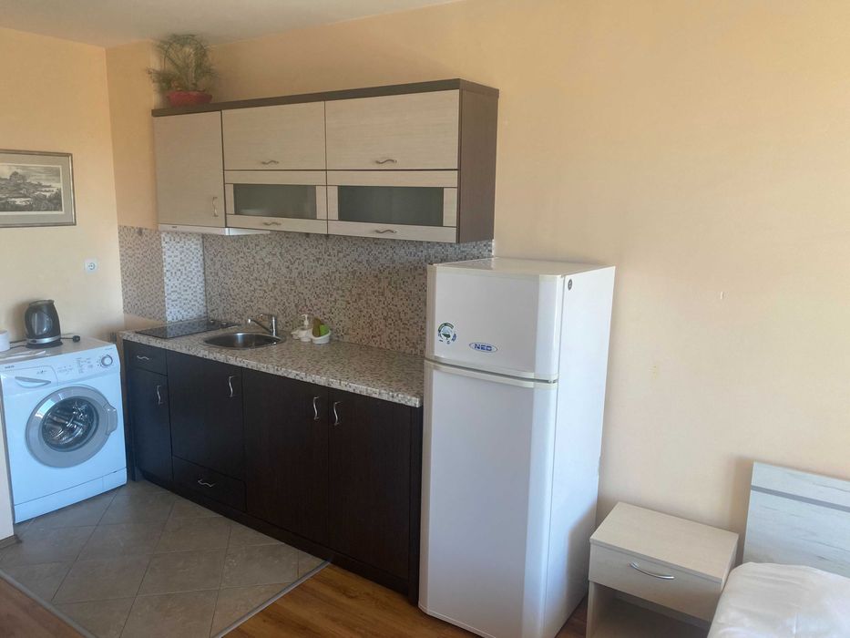 Дава се под наем Едностаен апартамент в Бургас, Лазур - 43 кв.м за 280.5 € - Снимка #4