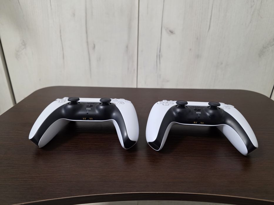 Ps 5 slim disk edition 2 controllere + 2 jocuri