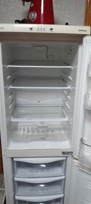Продам холодильник