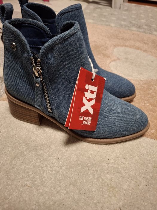 Ghete noi originali marimea 35