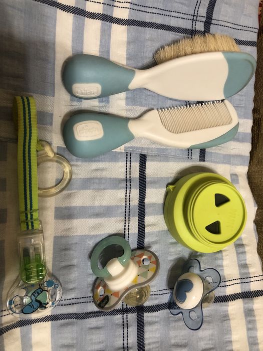 Продаются кружка  и соски.