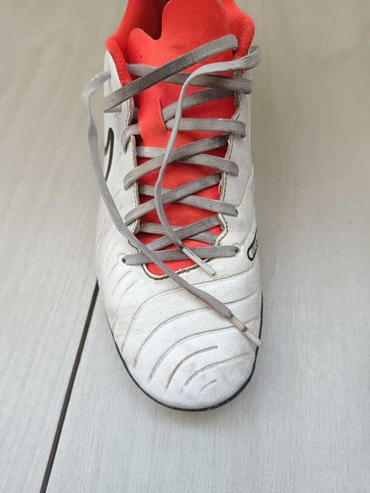 Футболни обувки Nike LEGEND 10 CLUB TF размер 39,5