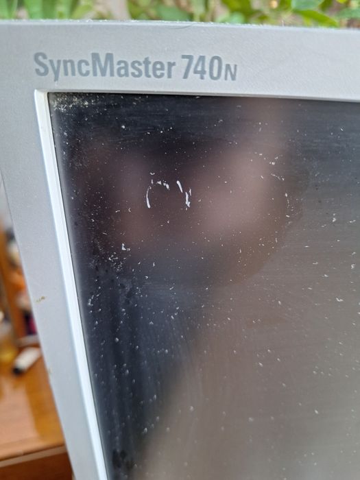 Продам монитор компьютера и клавиатуру.