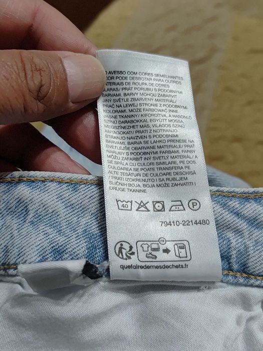 Pantaloni scurti C&A cu etichetă