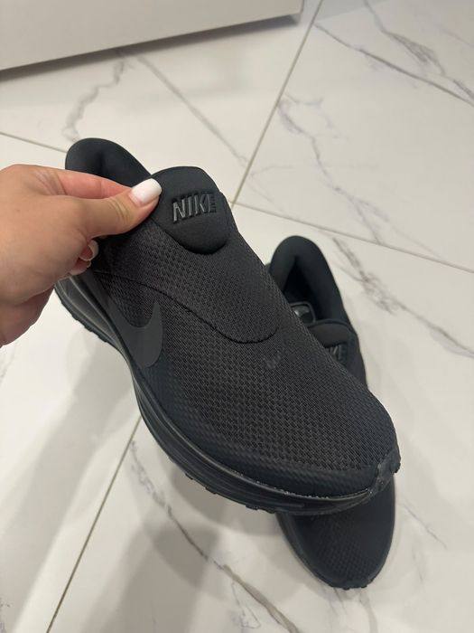 Nike Revolution 8 EasyOn