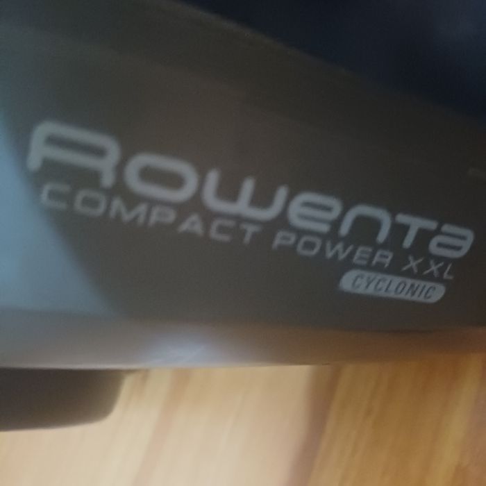Aspirator Rowenta Power Compact cu fir