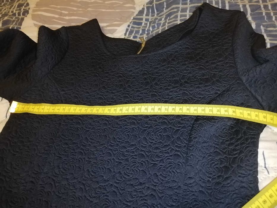 Елегантена тъмно синя рокля, размер М