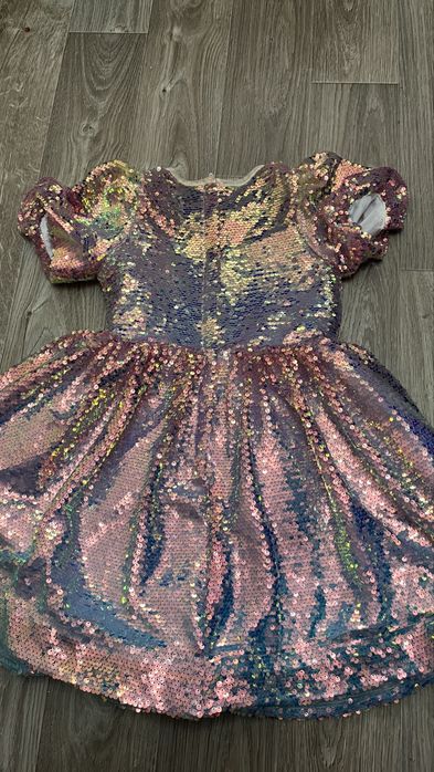 Платье детское нарядное на 5-6 лет