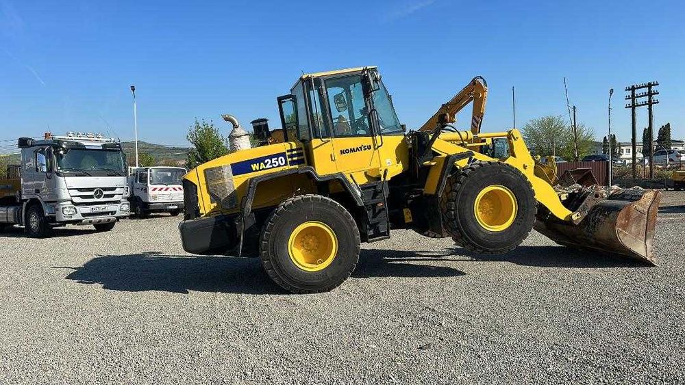 Incarcator frontal Komatsu WA 250-6 higlift