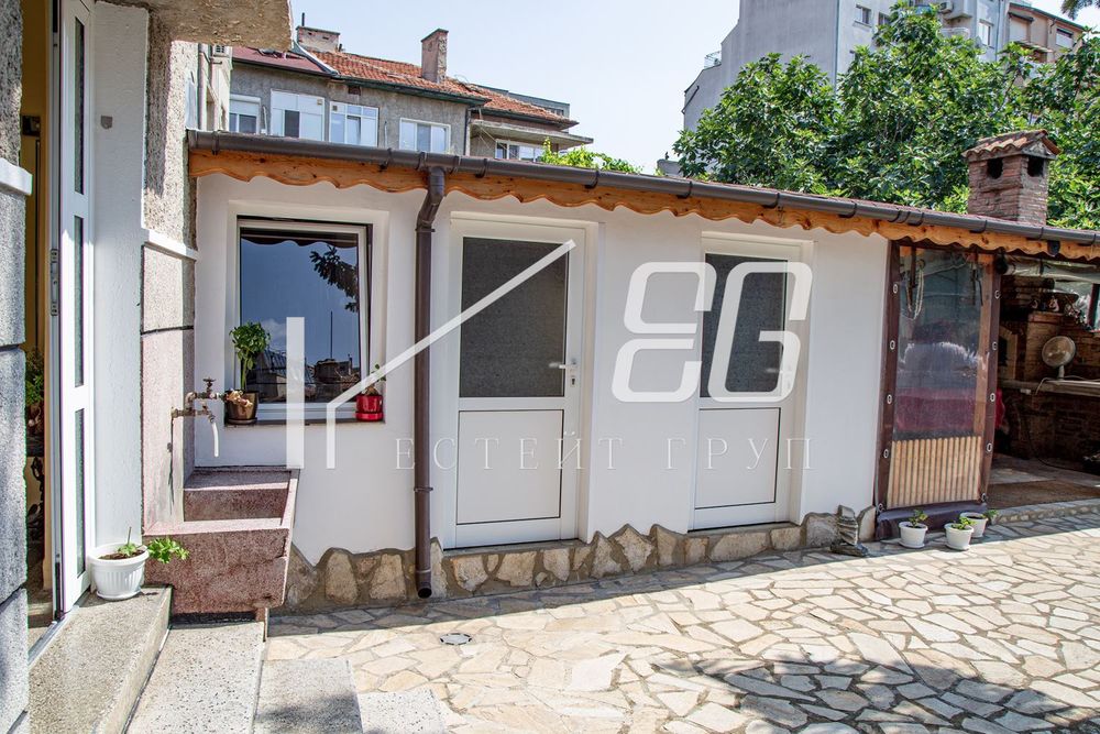 Къща в Варна-Аспарухово площ 392 цена 565000