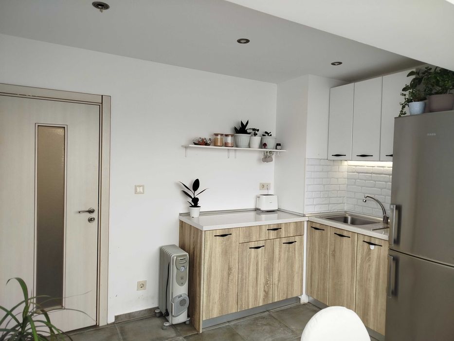 Продава се Тристаен апартамент в Варна, Левски - 68 кв.м за 1185 €/кв.м - Снимка #3