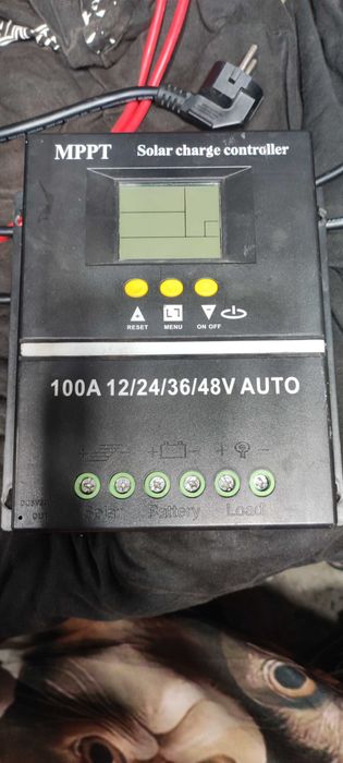 Incarcator Solar MPPT 100A folosit 2 - 3 luni, functioneaza perfect