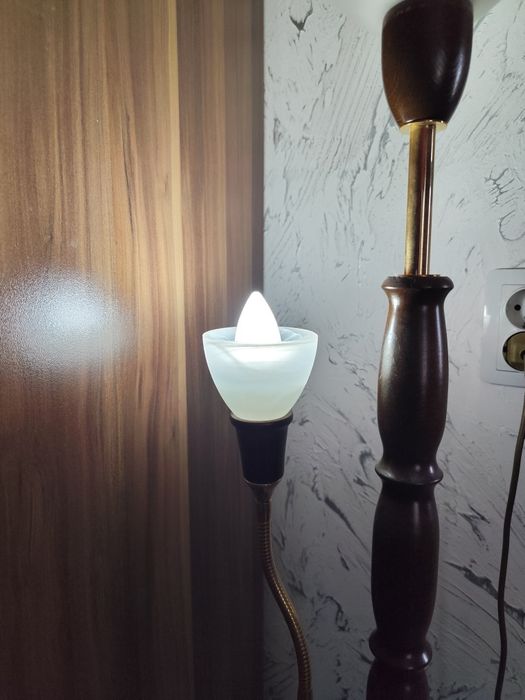 Масивна  старинна лампа