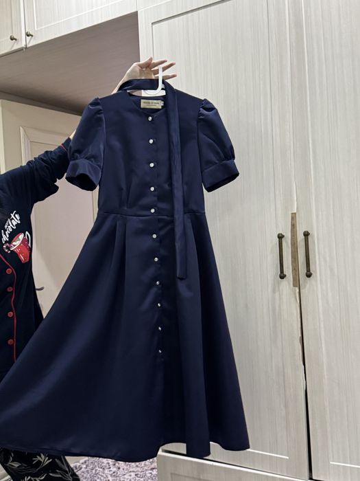 Темно синее платье размера S