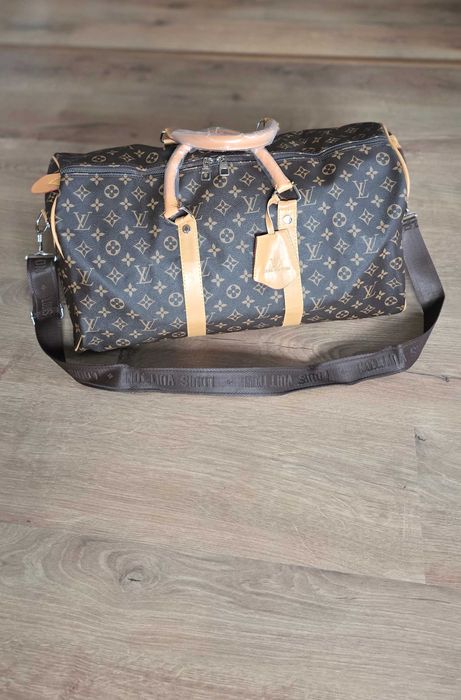 Сакове луксозни пътни чанти