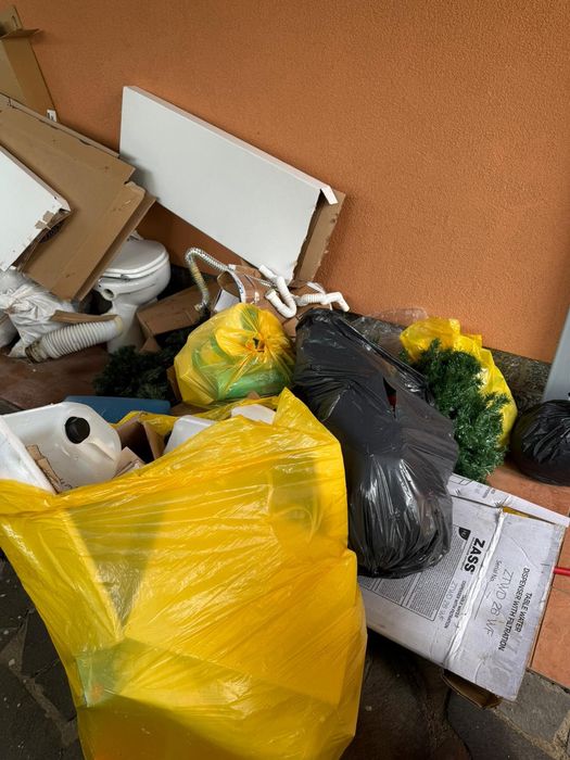 Debarasez moloz,gunoaie etc