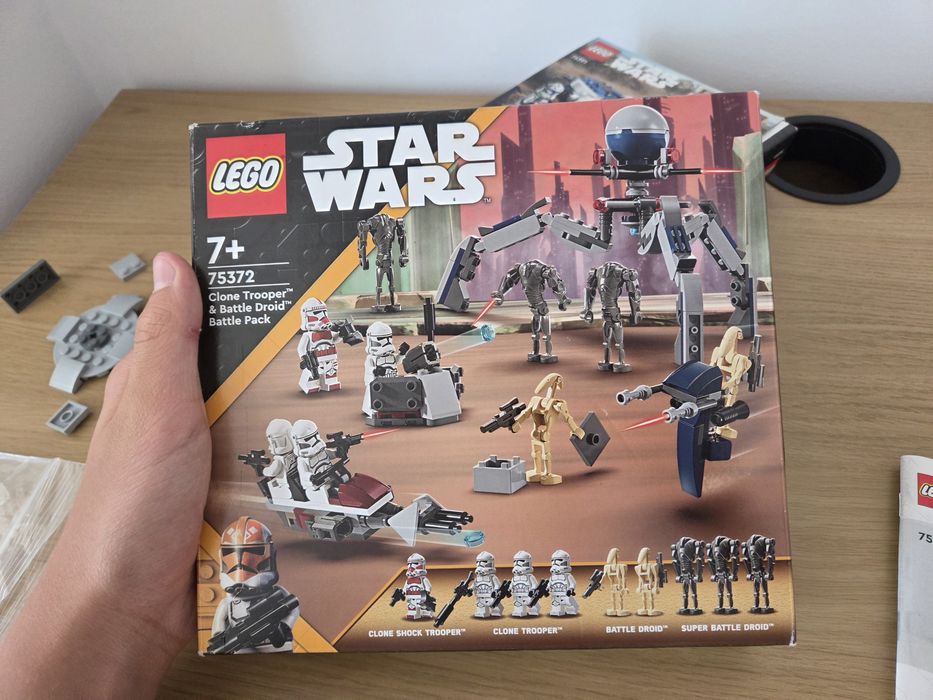 Vand Lego 75372 in stare impecabila plus 75391 CADOU