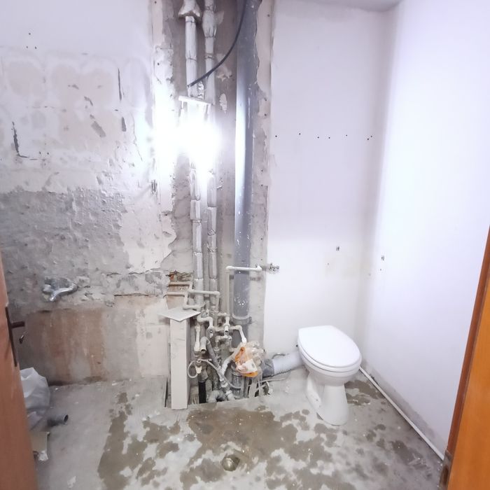 Faianțar montat gresiei, regips, zugrăveală
