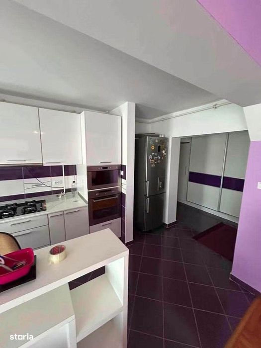 De vanzare apartament cu 3 camere, situat ultracentral, mobilat,balcon