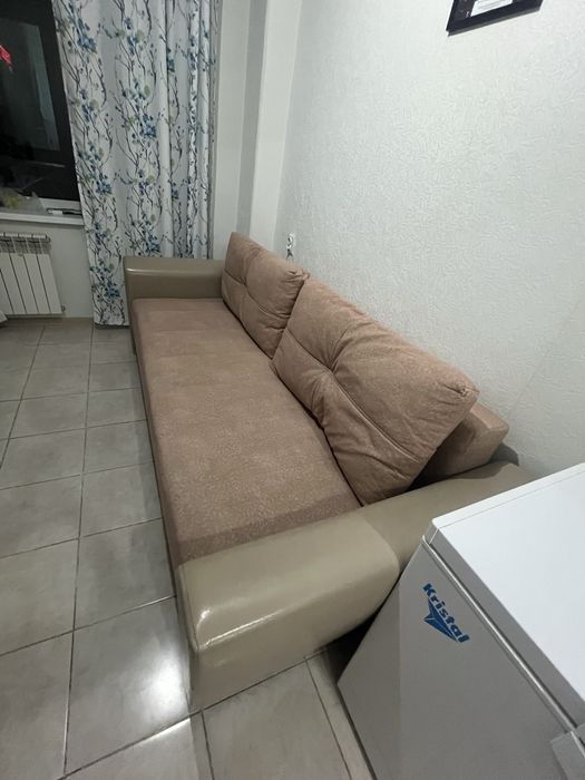 Продам диван в отличном состояний