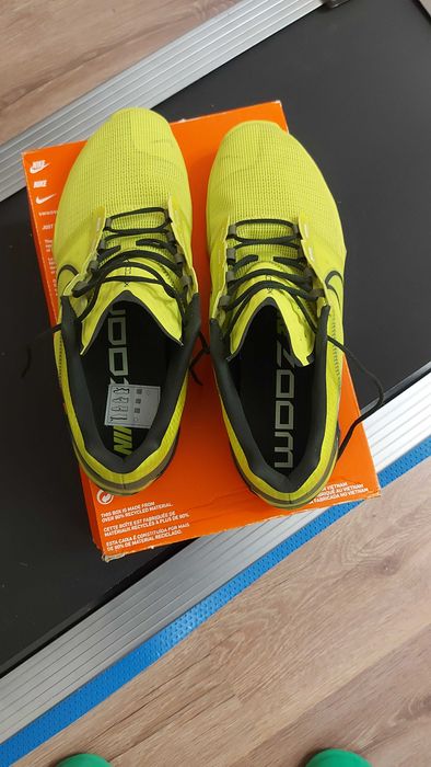 Маратонки NIKE чисто нови