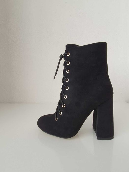 Велурени ботуши Сими