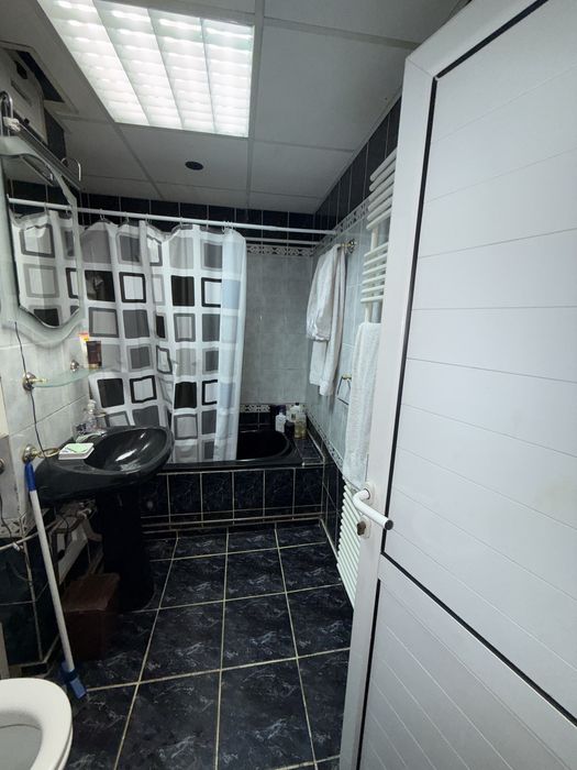 Apartament 2 camere, etaj 1, Micro 4 – centrală proprie, balcon, beci, mobilat – Lugoj