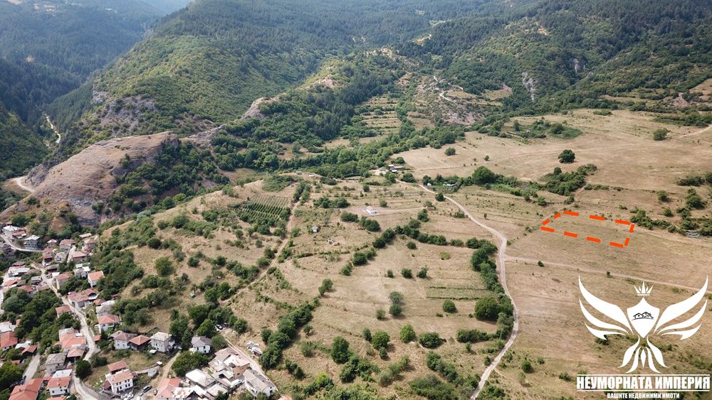 Продавам земеделска земя 885кв.м. в село Орехово обл.Смолян