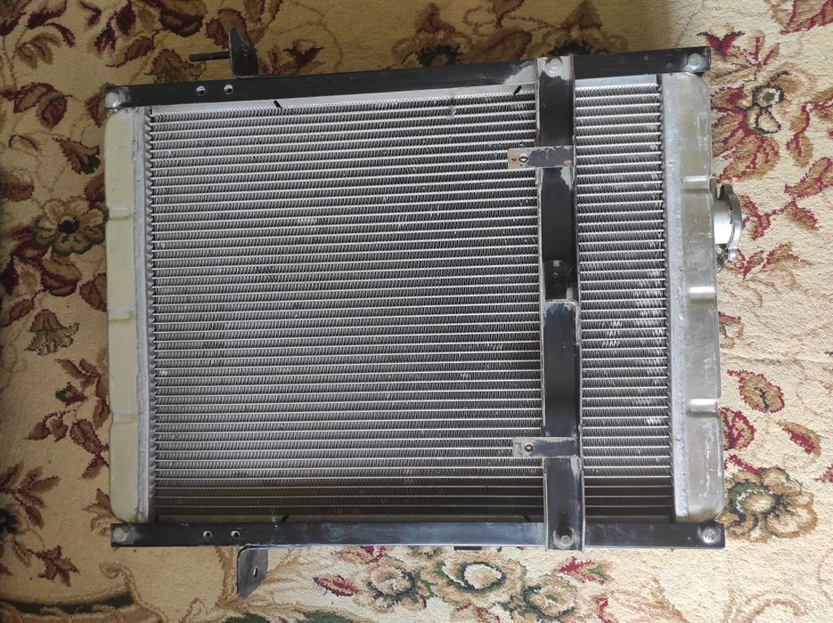 Isuzu avtobus radiator