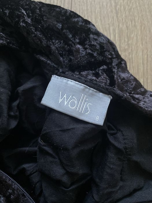 Черна пола с комбинация от два материала