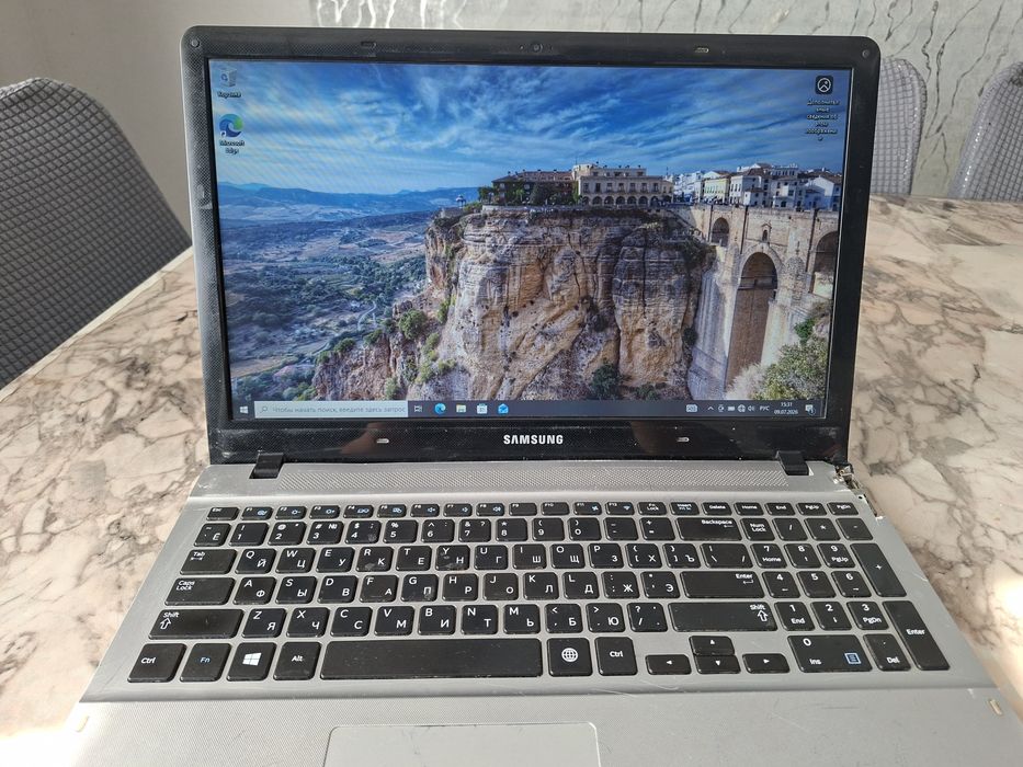 Ноутбук Samsung NP370R5E