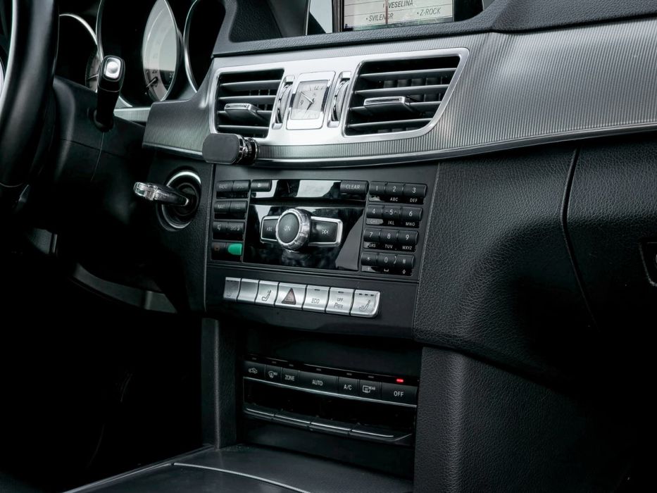 Mercedes-benz E220 7G-Tronic/LED/Шибедах