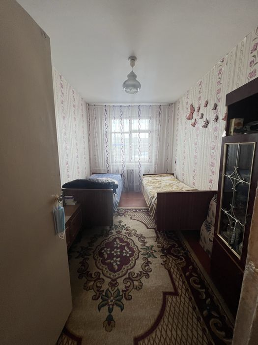 Продам 4 комнатную квартиру