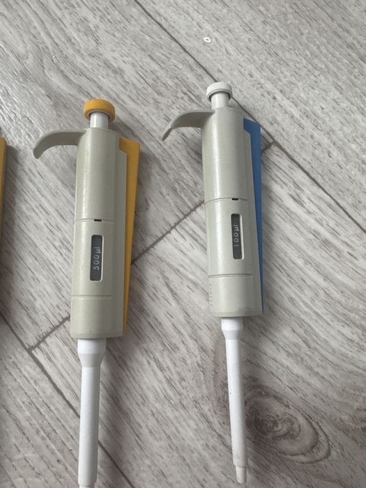 Набор дозаторов с подставкой для Лаборатории