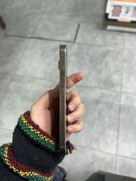 Iphone 16 pro 256 desert titanium
