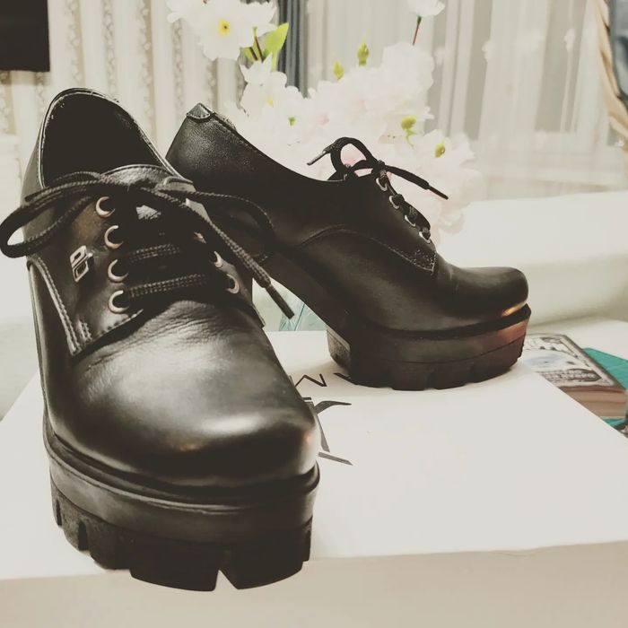 Продам кожаные ботильоны