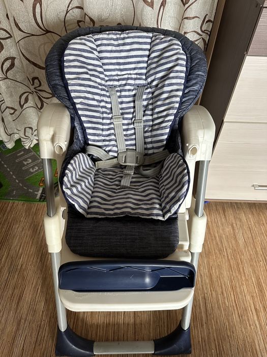 Детский стул со столиком