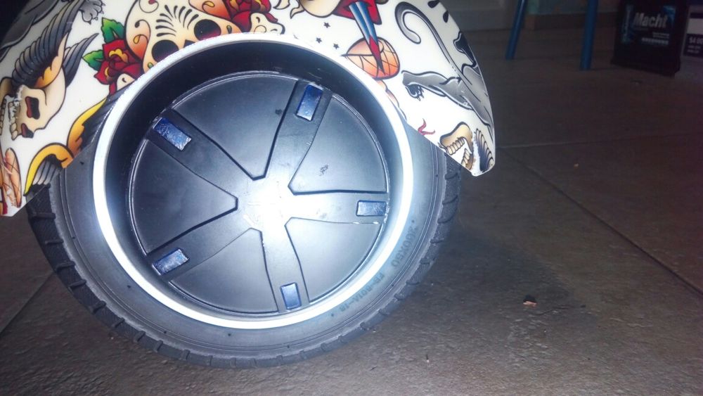 Vând hoverboard SmartBalance Transformers Tatoo, roți de 8 "