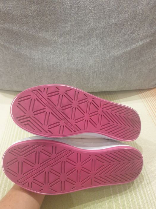Дамски кецове Guess N 36///