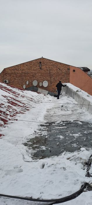 Чистка крыш от снеге и льда