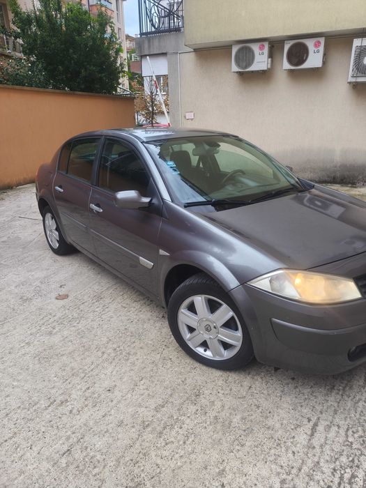 Продавам Рено меган