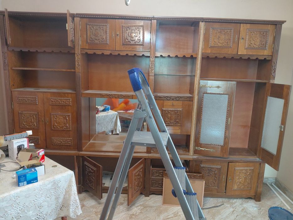 Vând mobilă din lemn sufragerie