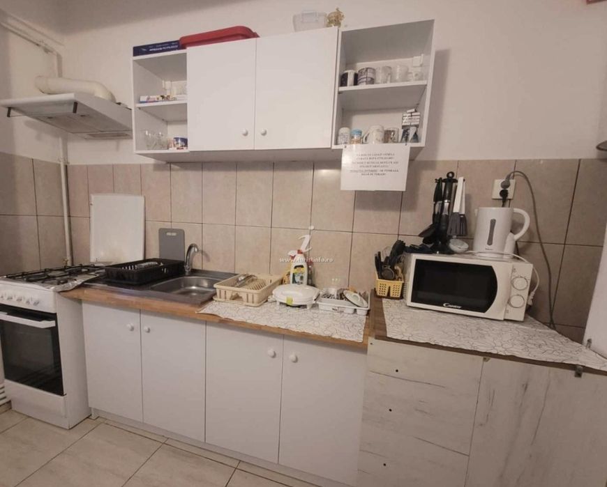Cazare Eforie Nord-garsoniere cu baie proprie,bucatarie comuna,etaj 4
