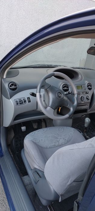 Продавам Toyota Yaris 1.3 бензин