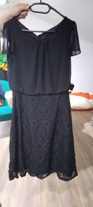 Vand rochii de zi/ocazie