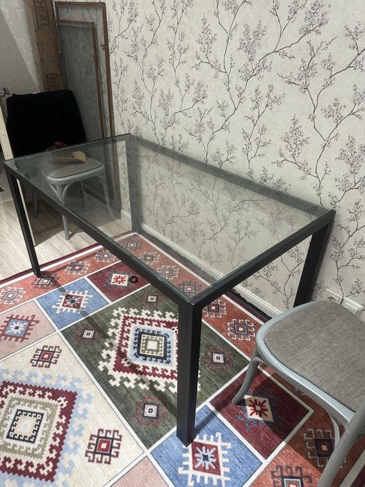 Стол обеденный! Срочно продам!