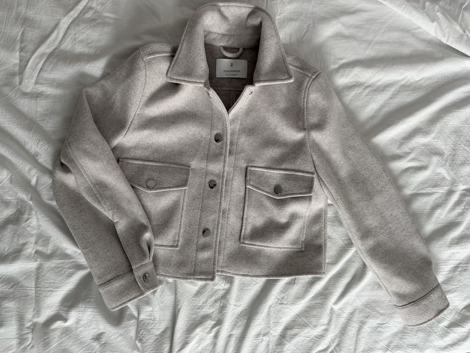 Скъсено яке Stradivarius