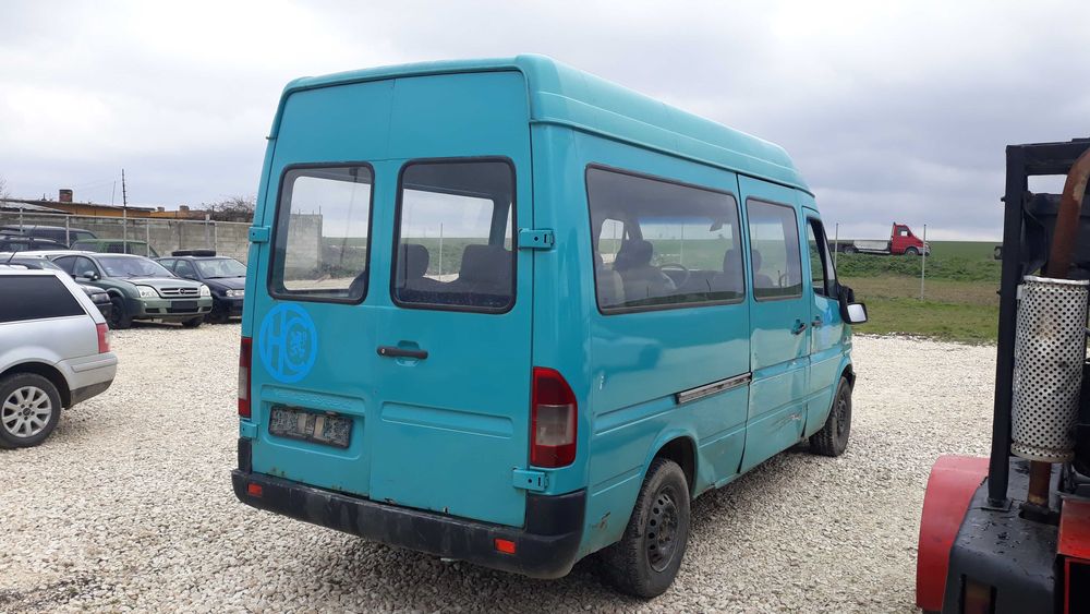 Мерцедес Спринтер 208 Mercedes Sprinter 208 2.3 D НА ЧАСТИ